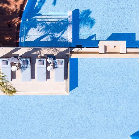 Aguas de Ibiza Grand Luxe Hotel Santa Eulalia del Río Exterior foto The 1990s saw the rise of the "blue and white" colour scheme.