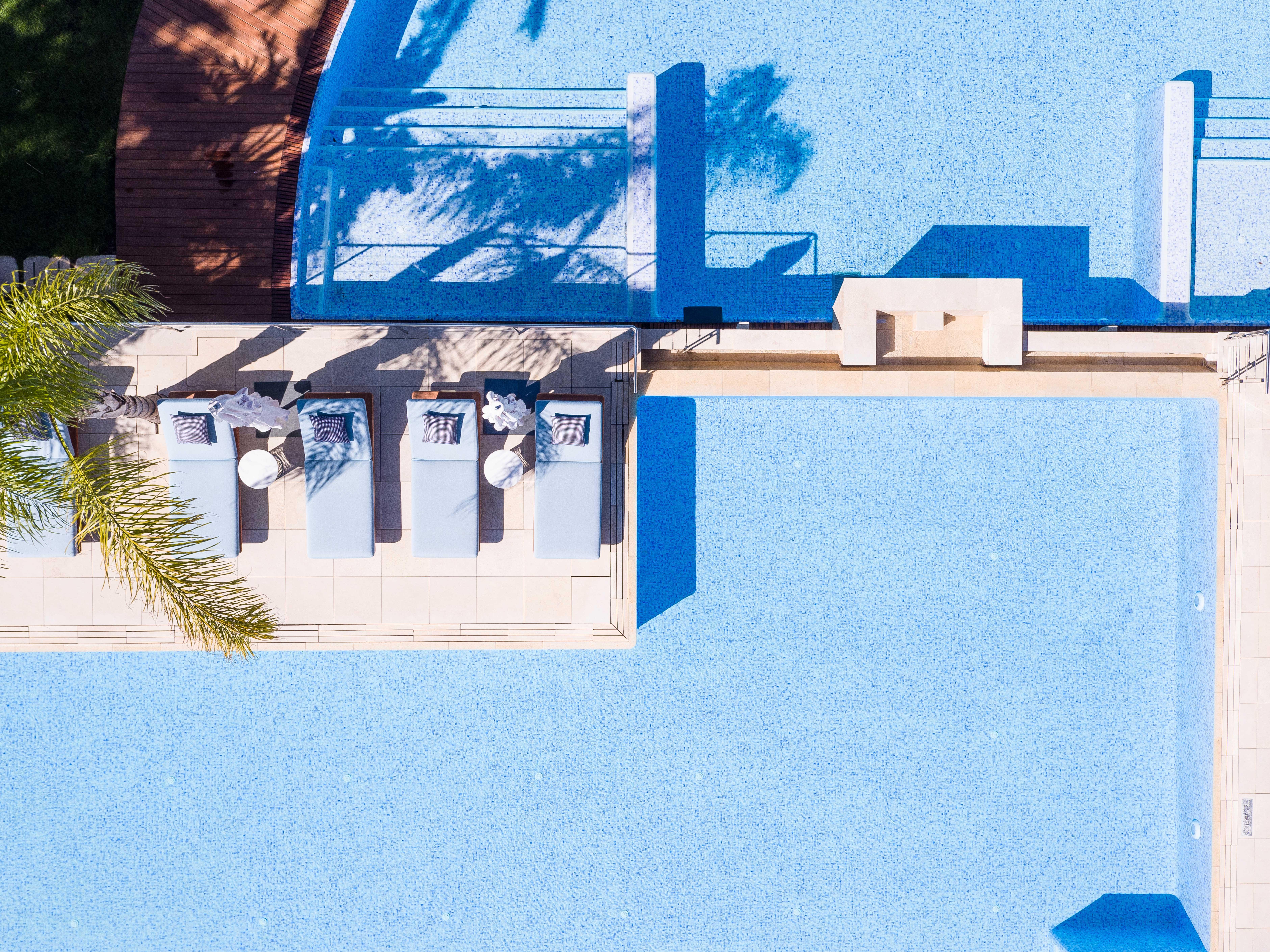Aguas de Ibiza Grand Luxe Hotel Santa Eulalia del Río Exterior foto The 1990s saw the rise of the "blue and white" colour scheme.