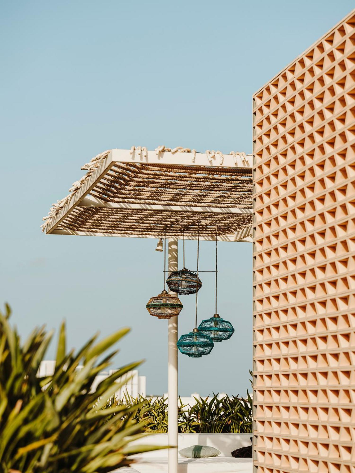 Aguas de Ibiza Grand Luxe Hotel Santa Eulalia del Río Exterior foto Solar panels at the hotel
