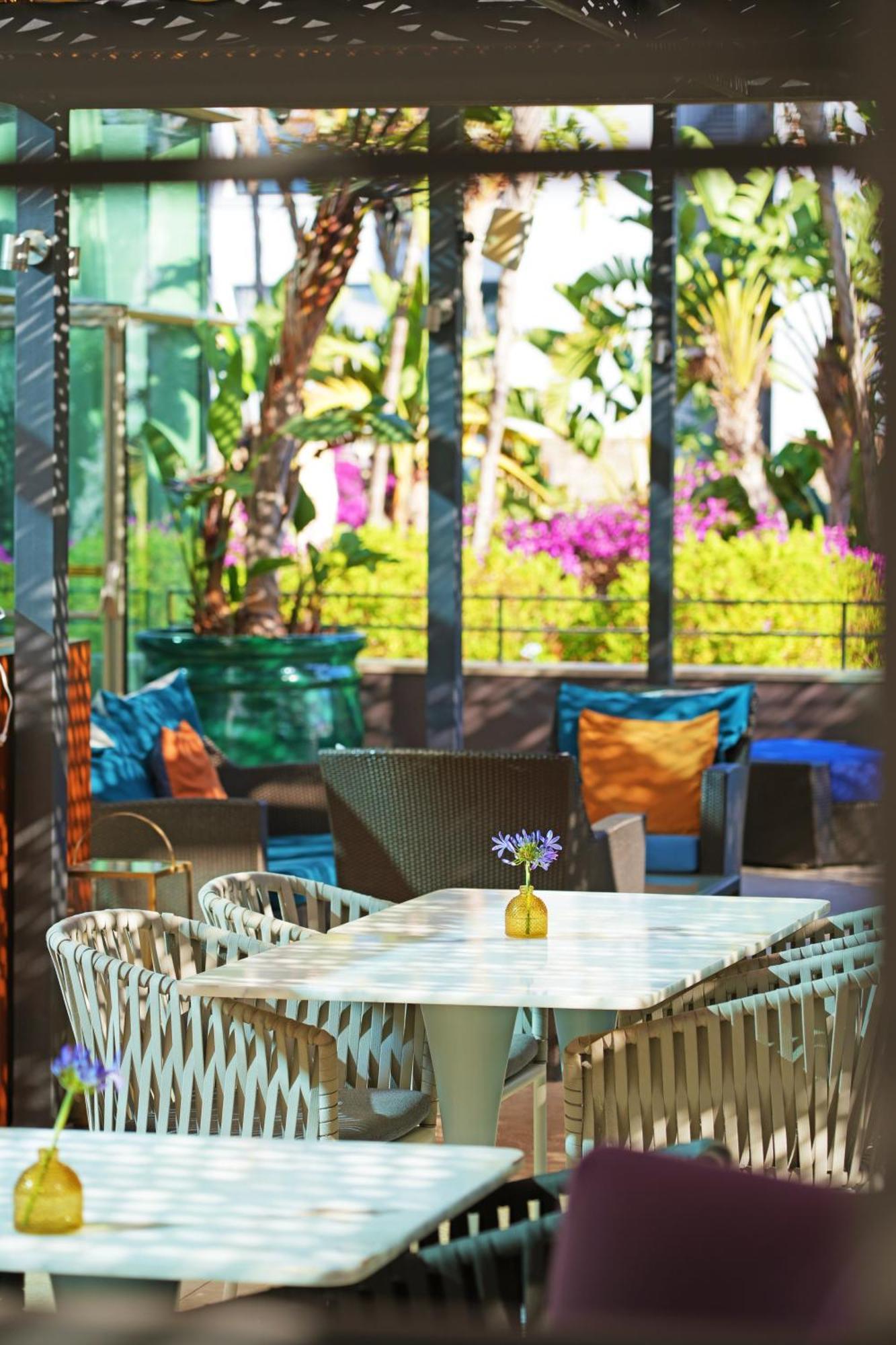 Aguas de Ibiza Grand Luxe Hotel Santa Eulalia del Río Exterior foto The Garden Bar