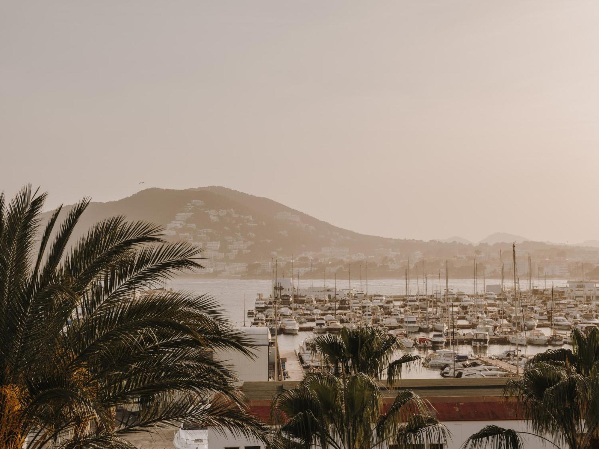 Aguas de Ibiza Grand Luxe Hotel Santa Eulalia del Río Exterior foto
