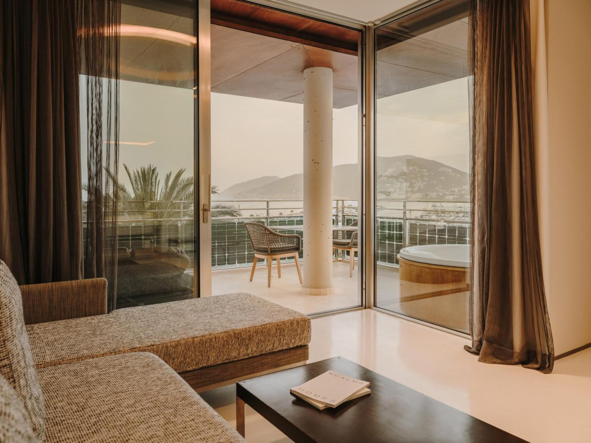 Aguas de Ibiza Grand Luxe Hotel Santa Eulalia del Río Habitación foto